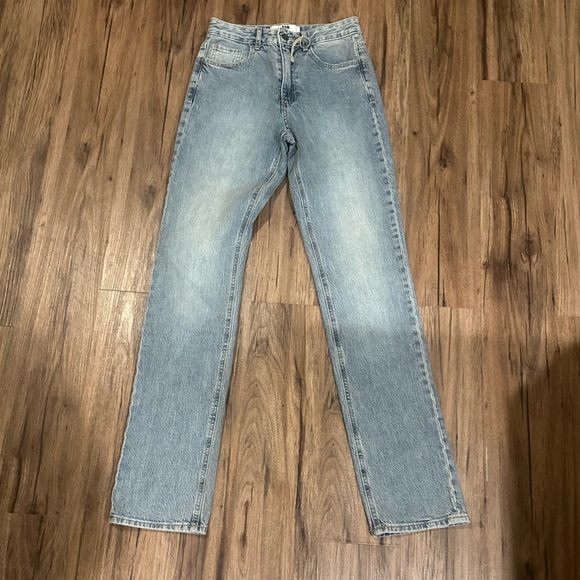 Straight leg jeans - Picture 1 of 3
